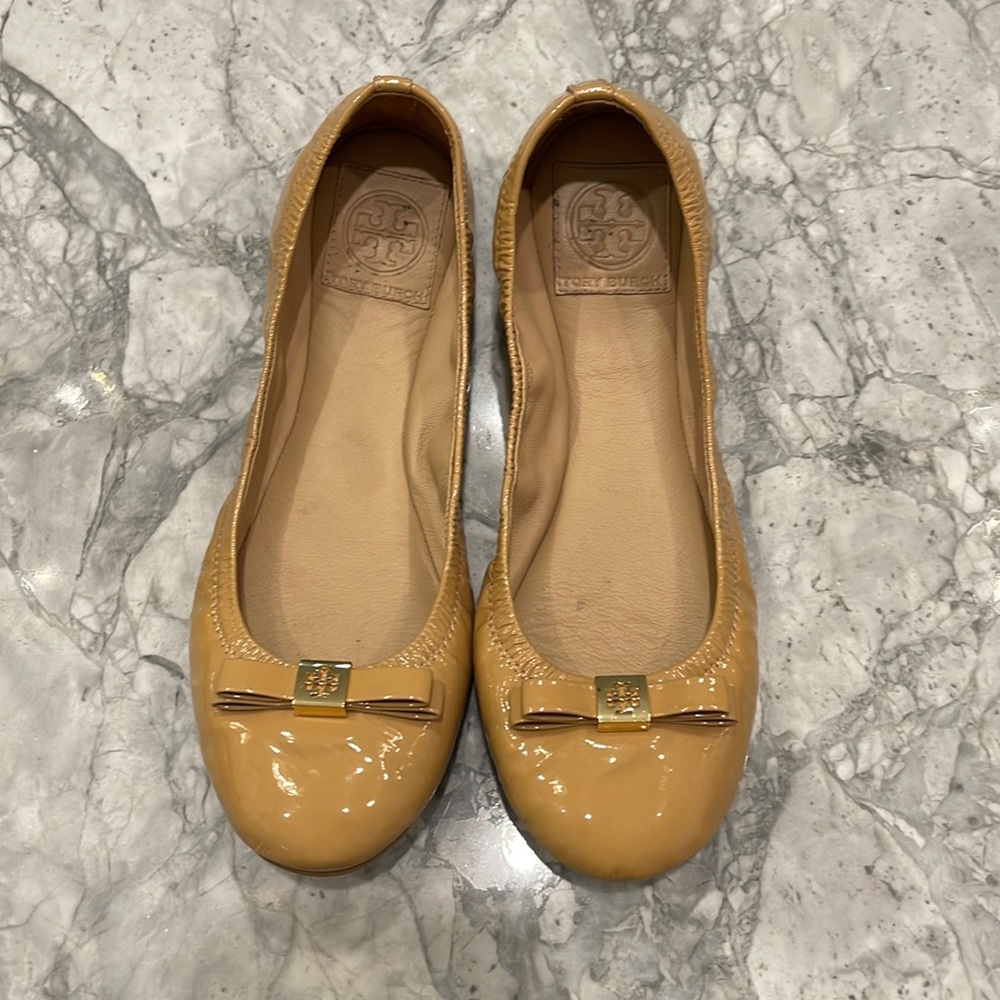 Tory Burch Patent Nude Flats with Bow Size: 8.5